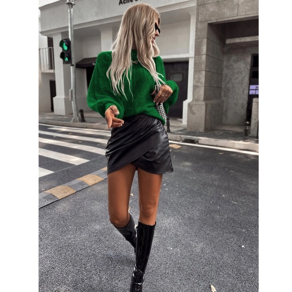 Cable Knit Green Oversized Sweater Round Neck Long Lantern Sleeves - Picture 4 of 8